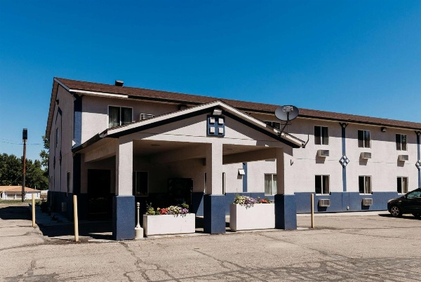 Travelodge by Wyndham Worland image 1